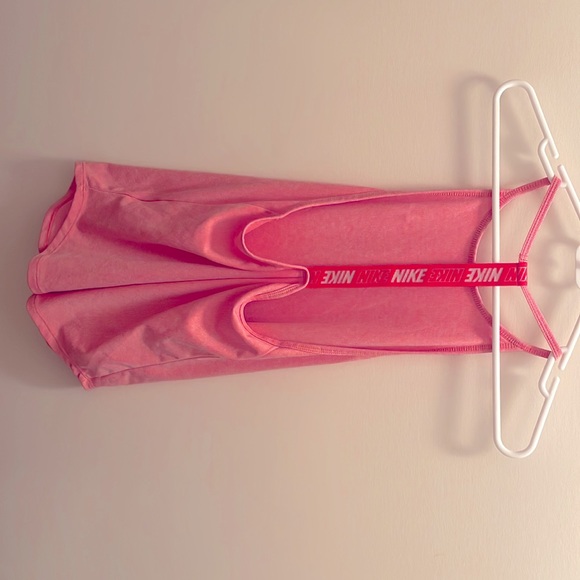 Nike workout top - Picture 2 of 2